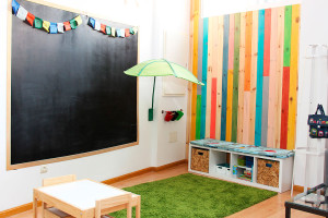 Sala de espera niños en EmMe Fisioterapia